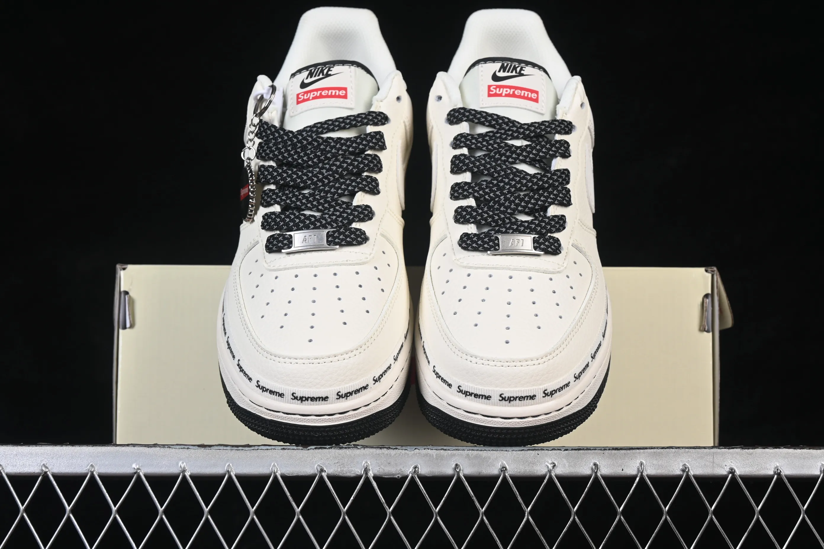 All categories Nk Air Force 1 Air Force series Nk Air Force 1 Low Air Force low-top Nike Air Force 1'07 Low Supreme co-branded beige signature Air Force 1 low-top casual sneakers XX3168-222